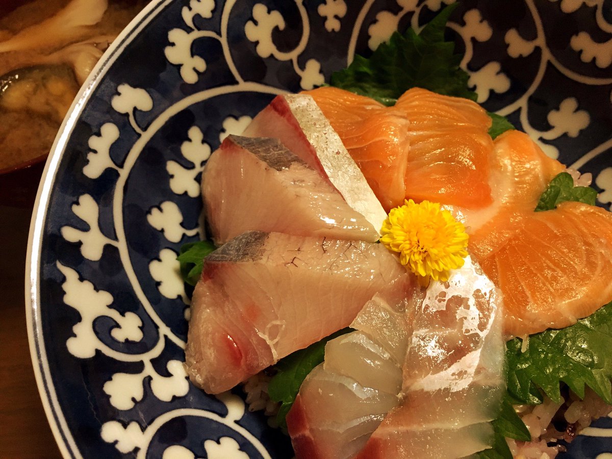 くりゅう みちる結婚式の引き出物でもらったお皿重宝してます ノ