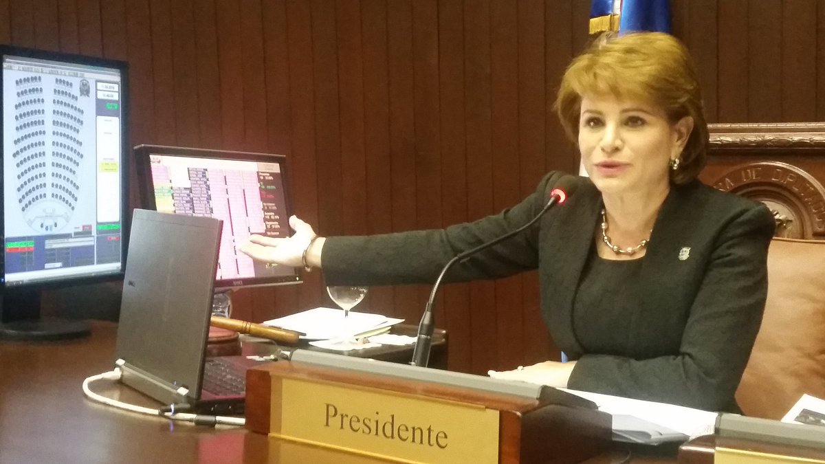 PoderyCiudad's tweet photo. #JuramentaciónLucíaMedina Muchos éxitos para Lucía Medina. @YomairaMedinaS 
@griselsanchez4 @Luismpelletier https://t.co/u02HktL6G8