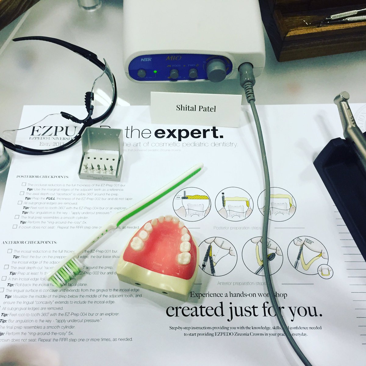 MCDsmilesDDS's tweet photo. Loved my mini session on esthetic crowns! #EZPEDO #zirconiacrowns #AAPD2016 #SanAntonio #mcdsmiles https://t.co/JouztITE2m