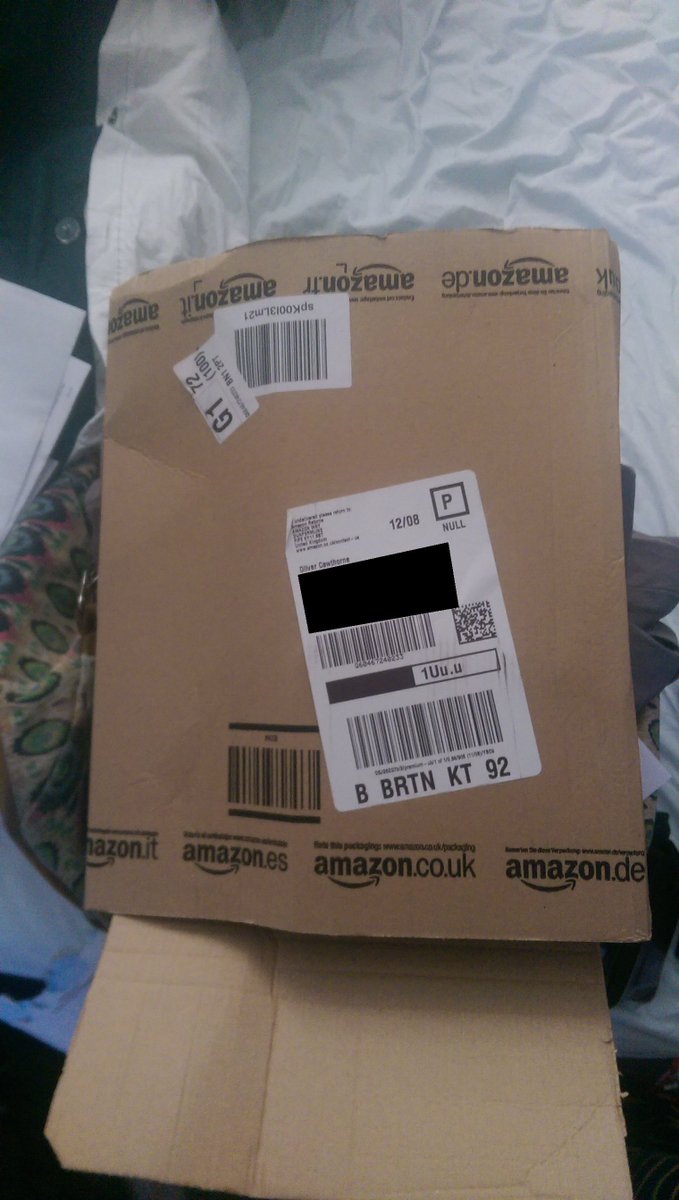 TruVirtu's tweet photo. ordered @SamsungUK #S7- @AmazonUK PRIME send me box of fairylights &amp; now refusing to do anything/refund me?!  #theft https://t.co/oMOvmSCcE8