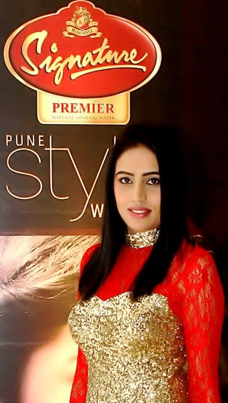 NityaOfficial's tweet photo. #Throwback #PuneStyleWeek https://t.co/WT4kR1JJib