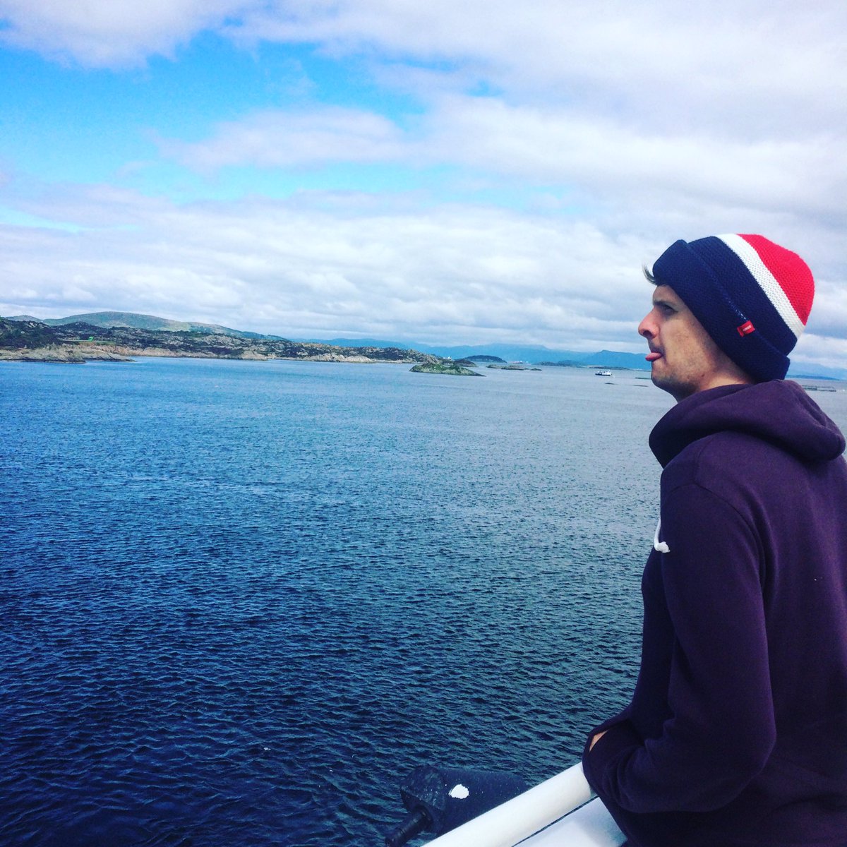 RealSnarkyPuppy's tweet photo. Amazing time in Haugesund last night. Now off to Oslo! https://t.co/7Imj1Q0Cqh
