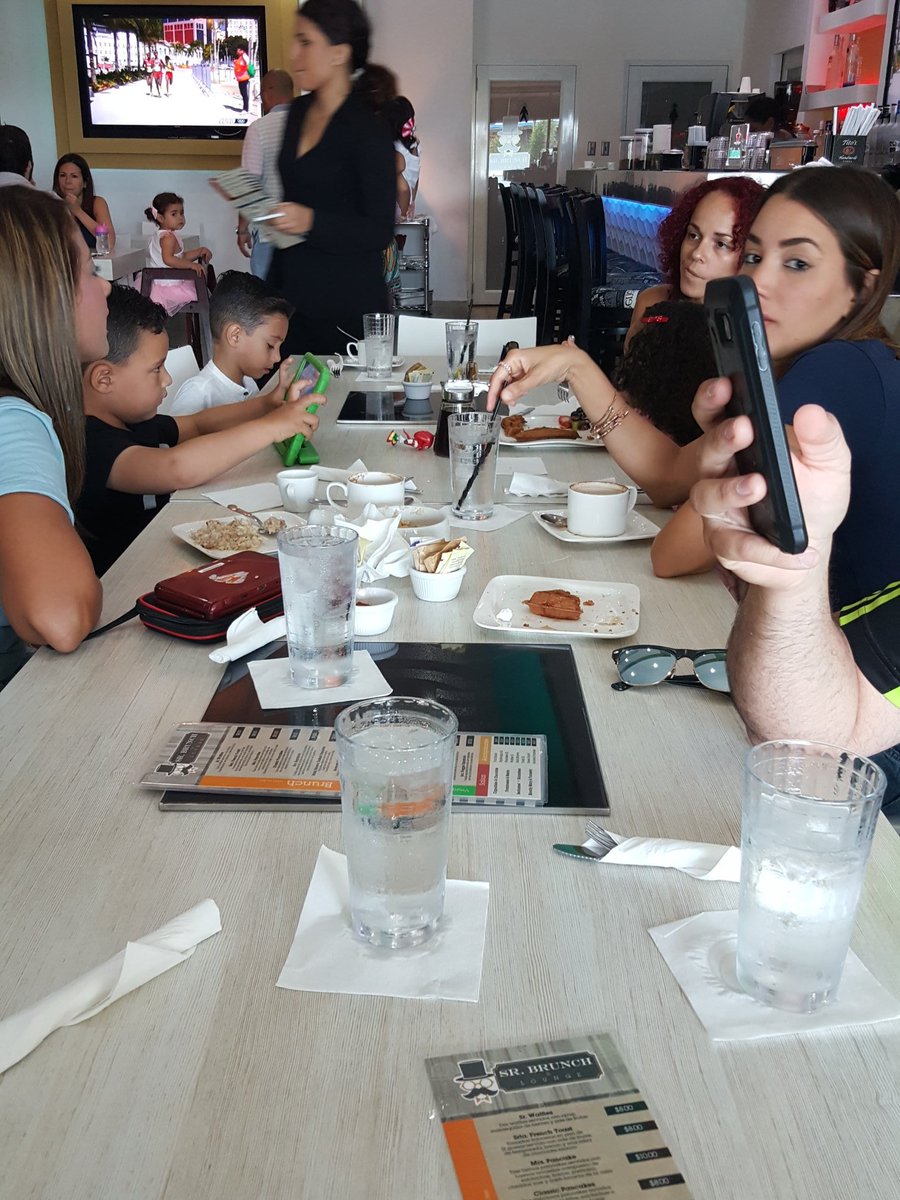 deplaymaker's tweet photo. Con este corillo de #brunch..... @ #MrBrunch en Guaynabo https://t.co/uhPOs8uwQb