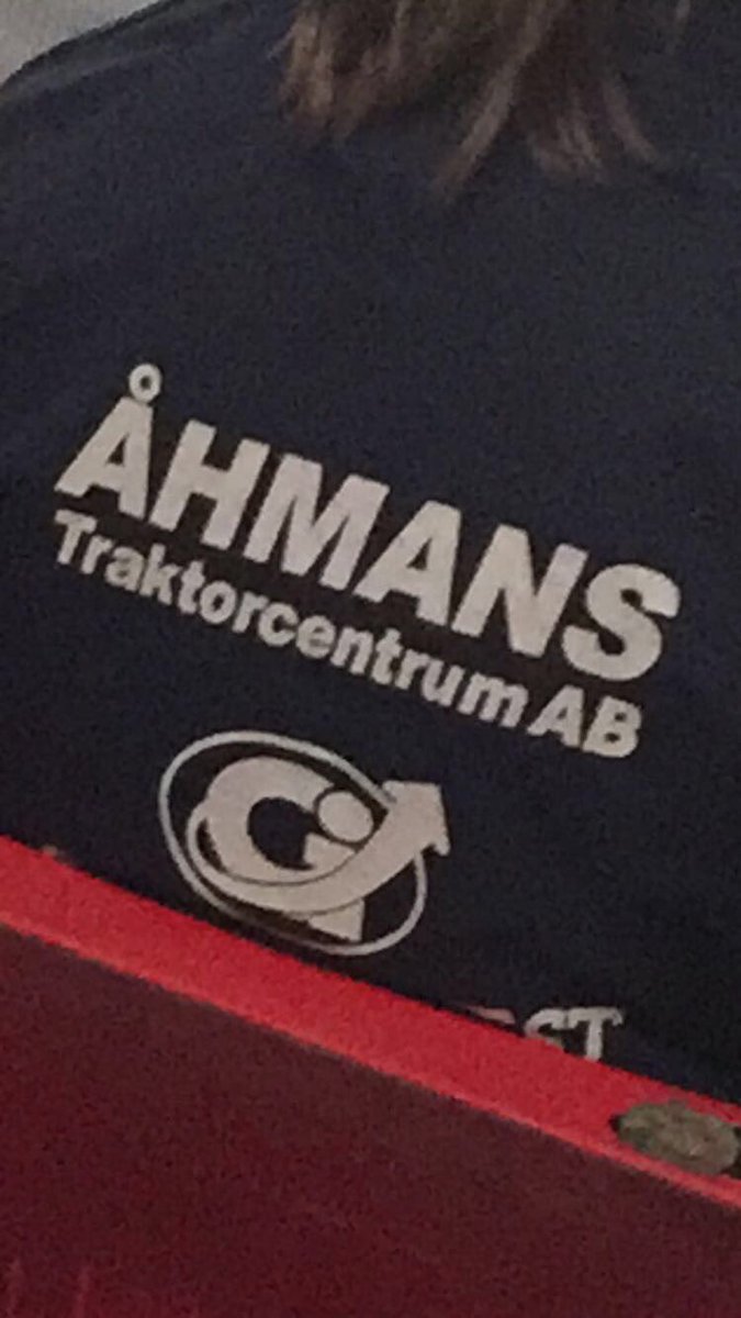 <a href="/coachahman/">Jonathan Åhman</a> bytt bort hockeyn mot traktorer? #traktortåget