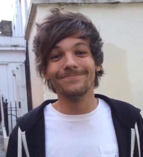 Hello <a href="/Louis_Tomlinson/">Louis Tomlinson</a> u are a wonderful person, with the best hugs in the world. U make me strong
Follow me please?