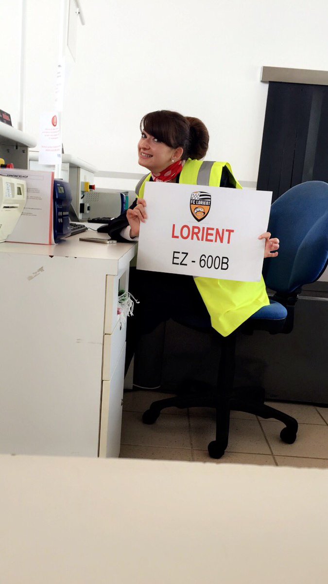 LrxAlice's tweet photo. La bretonne de l'aéroport de Caen vous soutiens ! @FCLorient #ligue1 https://t.co/bHj4PpA7qS