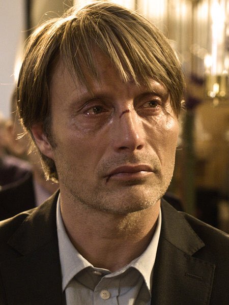 Uzivatel ただの Na Twitteru マッツ ミケルセン 最近グイグイきてる北欧における至宝 深い声と不思議な髪色がすごく良い ドラマハンニバルでは人を喰うし007カジノロワイヤルではダニエルクレイグのちんちんに拷問する