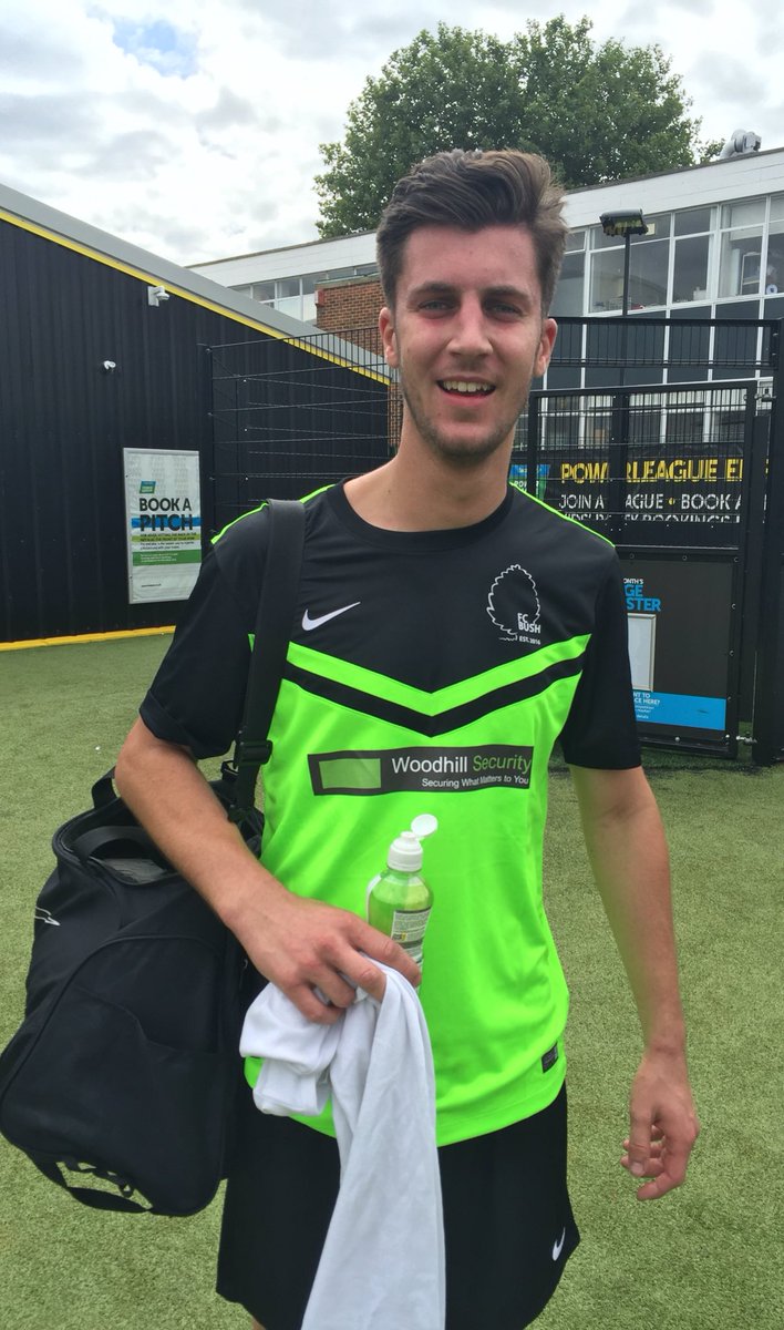 Woodhill2015's tweet photo. A great 2-0 win for @fcbush2016 in a pre season friendly, wearing their  new kit. https://t.co/FTi5uOL7cp