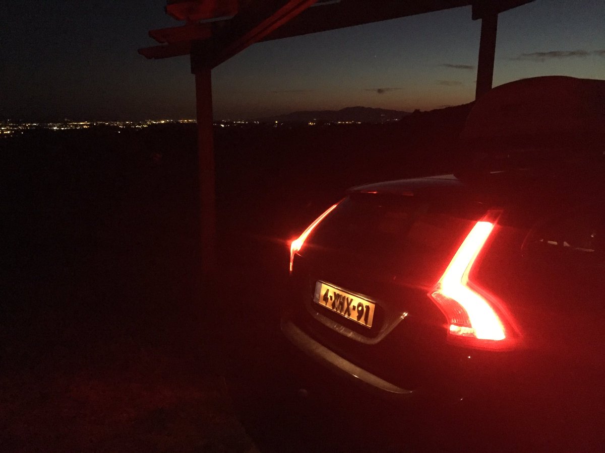 #VolvoMoment #V60 with a view <a href="/VolvoCarsNL/">VolvoCarsNL</a>
