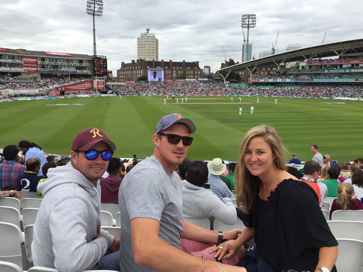 Sun finally coming out here at the Kia Oval... @InvestecCricket