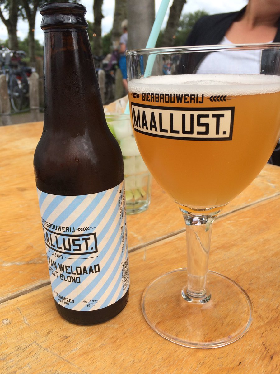 Petertheo74's tweet photo. @Maallust bij @picknickers1 perfecte combi #speltbier https://t.co/Z6BWLeYnLD