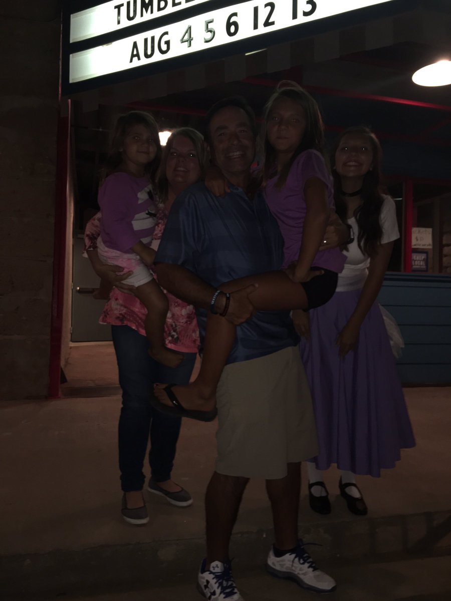bruce_st4d's tweet photo. Magnificent performance in Tumbleweed at Archer City! #proud uncle #love our girls https://t.co/U5lF4PZ0UV