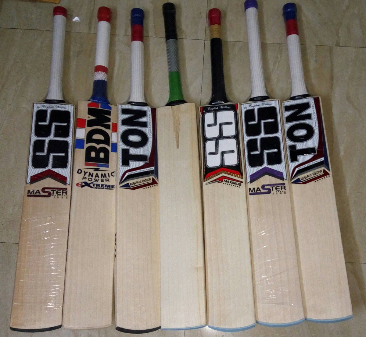 OnlineStockist's tweet photo. Handpicked players grade bats shipping today #toncricket #bdmcricket #sscricket #playersbat #onlinestockist #bigbats https://t.co/vjQdRvnGpK