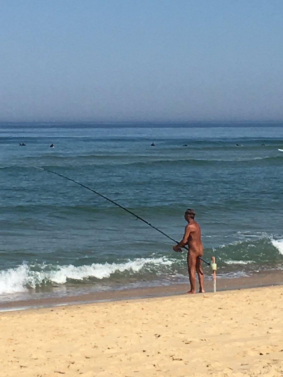 andrew_cotton's tweet photo. This blokes been swinging his massive rod around the beach all morning 😂🎣🍆☀️ https://t.co/ekAPwkLL1A