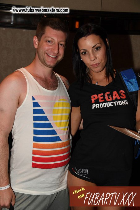 Watch Dave Dixon's leaked NSFW photo on TwXstars