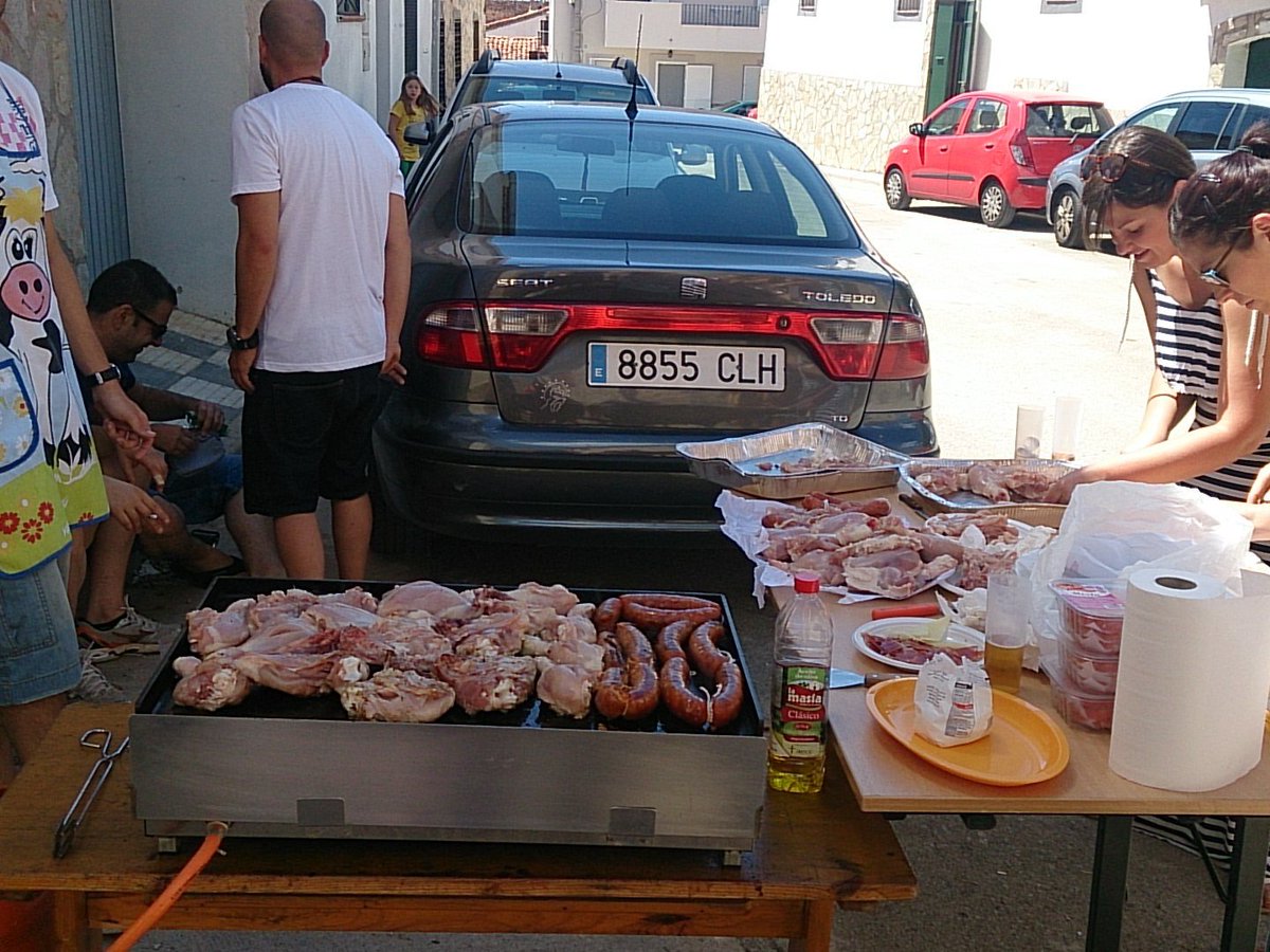 ChangChuyos's tweet photo. Barbacoa en los CBN #FIESTASMASEGOSA2016 https://t.co/DWjSnefIJg
