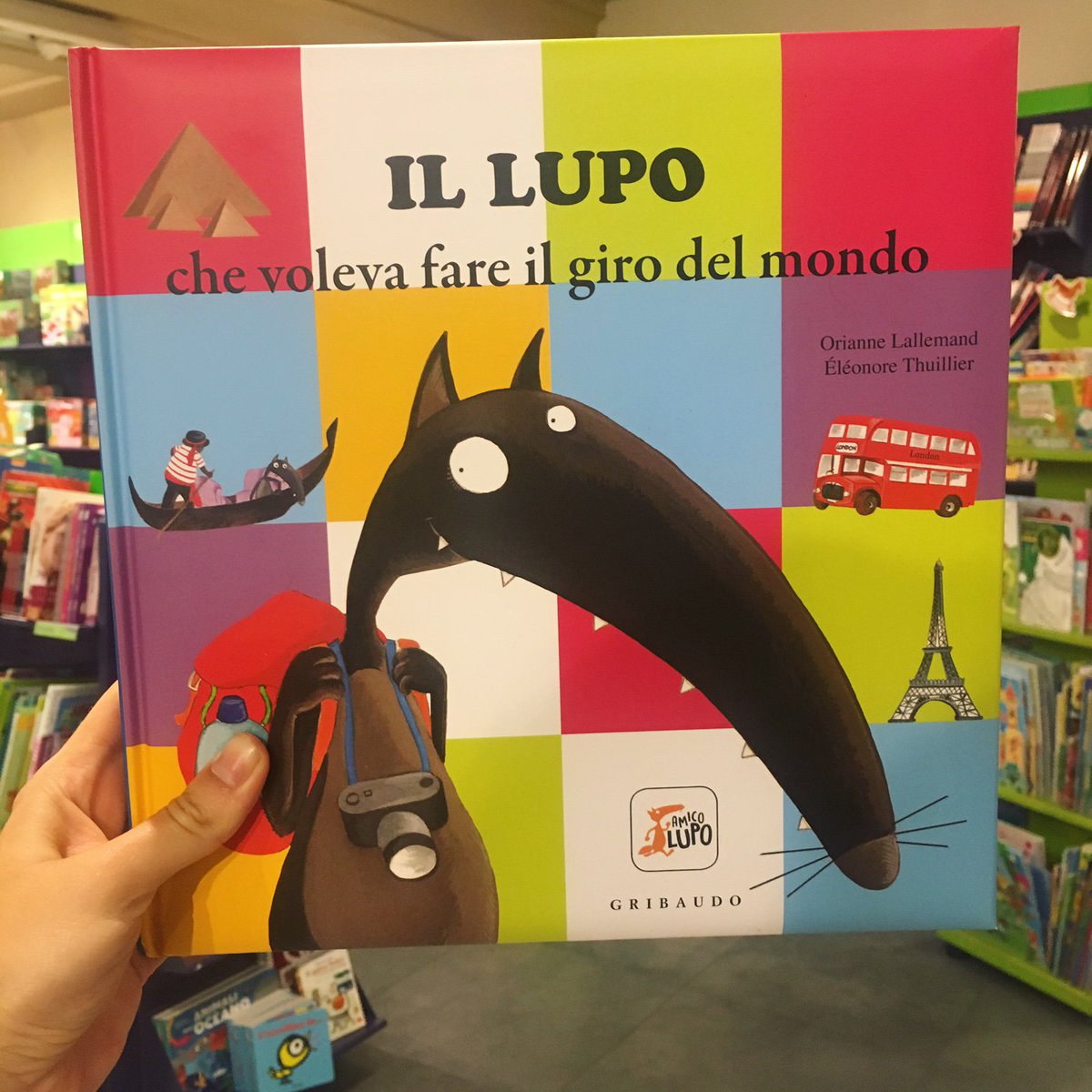 feltrinellied's tweet photo. Perché non andare insieme a #LAmicoLupo? #InVacanzaCon https://t.co/vG0wVQjwQM #Gribaudo https://t.co/4HRJydJNao