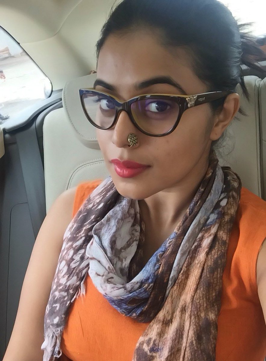 ShamnaFandom's tweet photo. Actress Shamna Kasim @shamna_kasim #ShamnaKasim #Shamna #poorna https://t.co/lZ7bNffNUG https://t.co/GQqcWkIoZw