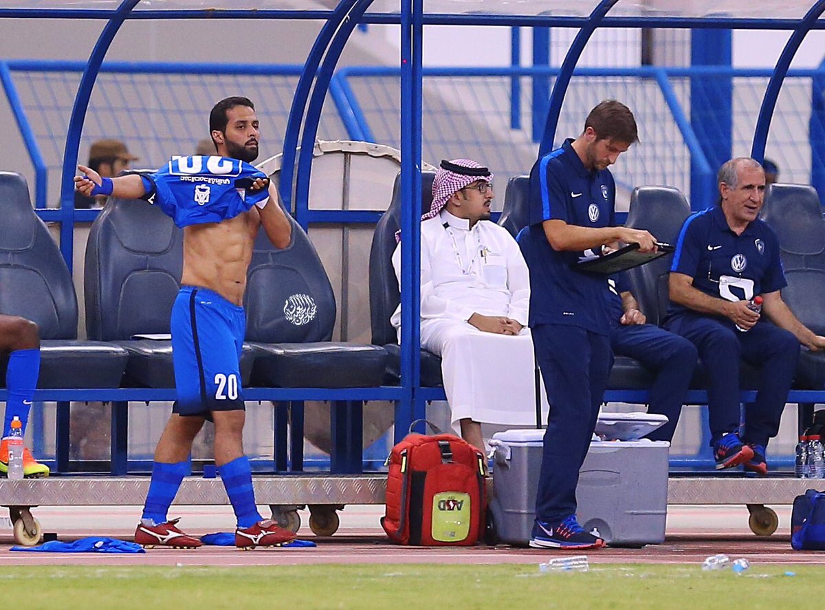 ويقولون ابو عزوز ما تغير
الا التغيير واضح وضوح الشمس 💙