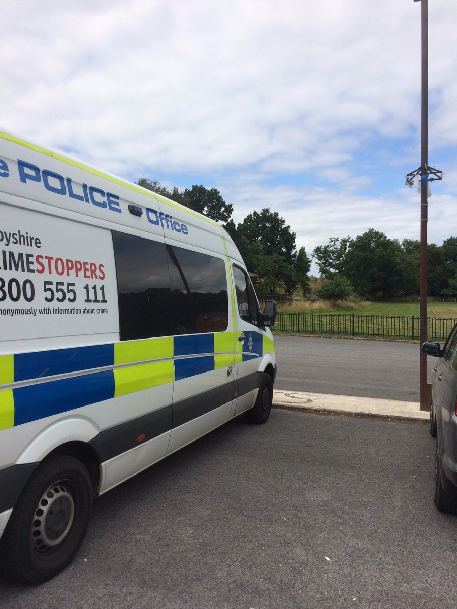 HeageSNT's tweet image. Community patrols with @SNormPinxtonSNT in Riddings after cat found dead with rope around its neck.