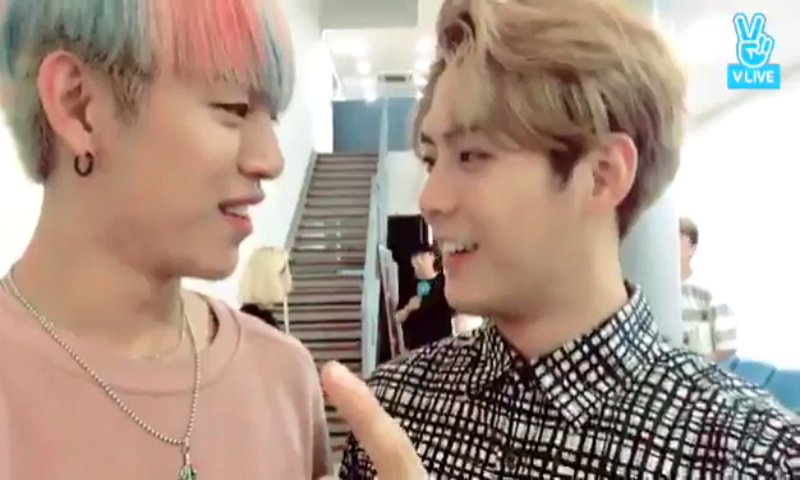 araaraftr's tweet photo. @BAP_Daehyun & @btob2mh #BTOBAP #93lines #Daehyun #Minhyuk https://t.co/ncqN5O7klJ