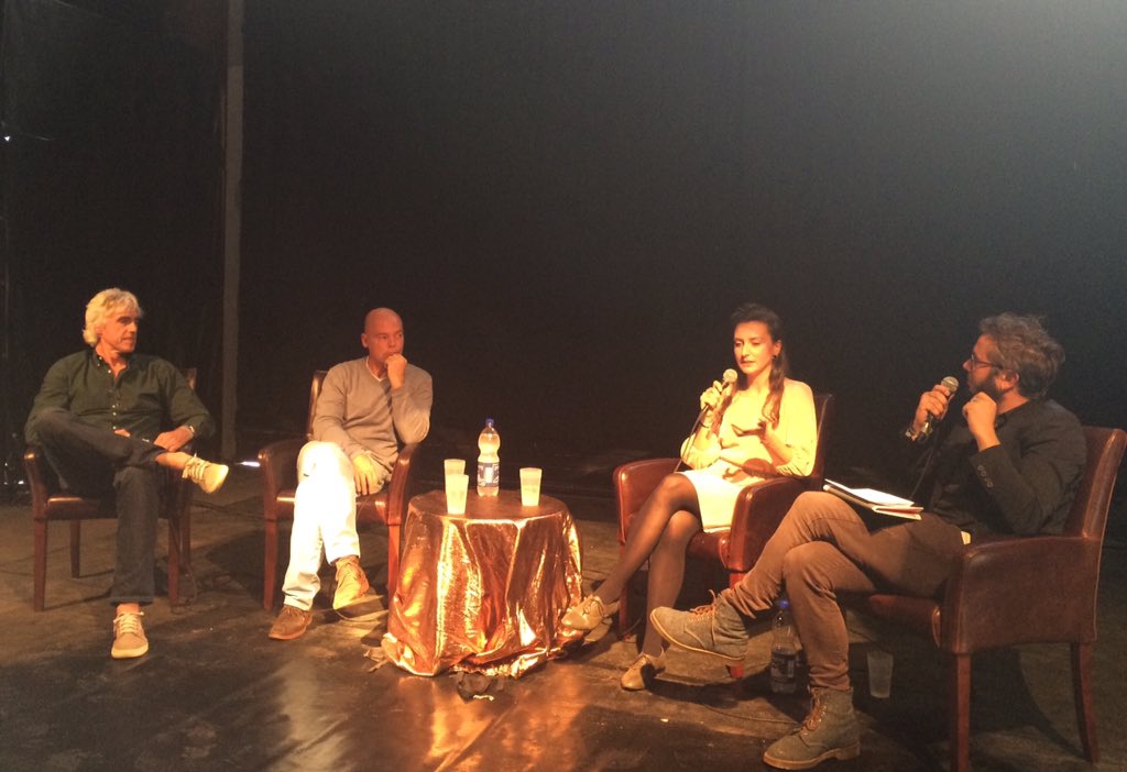 zetraproject's tweet photo. Hitze des Gefechts - Das #ZetraProject beim #Talk auf dem @fuchszwitschern #fuchsbaufestival #zetra https://t.co/IAUejJP3At