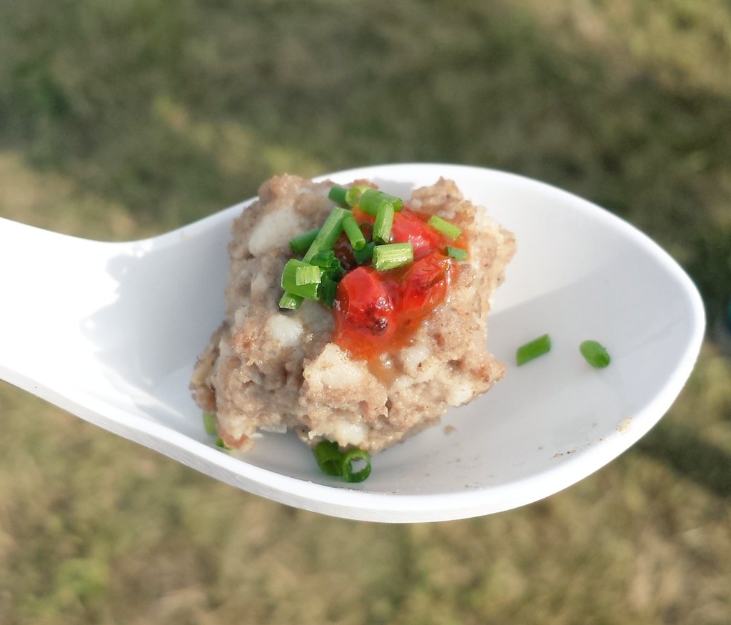 DishntheKitchen's tweet photo. Small bites to begin: @HovenFarms Beef Paté w sea buckthorn jelly &amp; prosciutto flake @Rootstockab #rootstock2016 https://t.co/qHNlBNDLm8