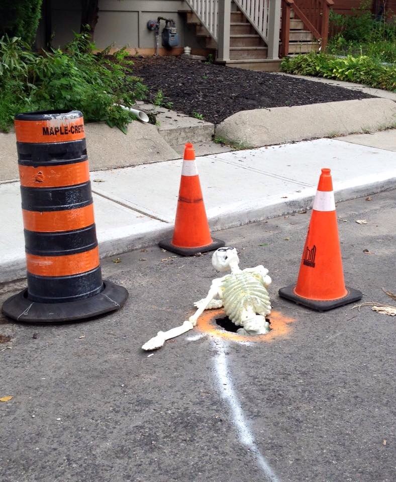 MarkCandler's tweet photo. At least humour isn't dead. #toronto #loganave #topoli https://t.co/Nebd6gd5Hq