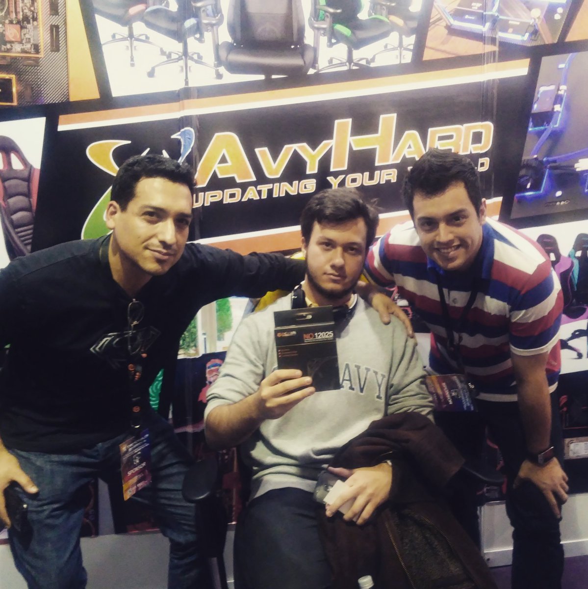 EN VIVO #tecnofields disfrutando los sorteos de #avyhard