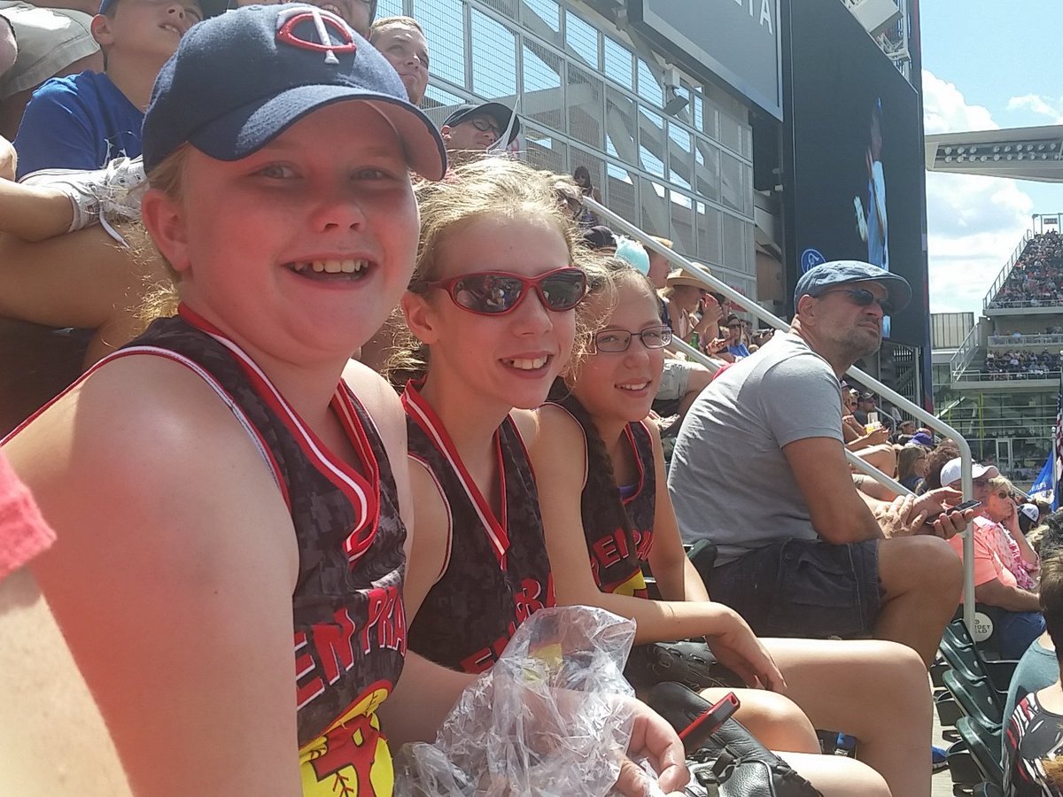 AaronLange21's tweet image. #twinspics @Twins go epfastpitch. #anythingbutsoft