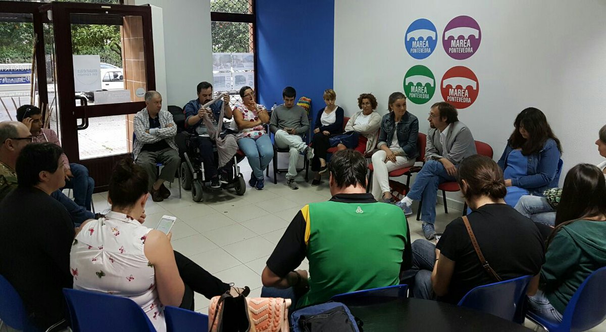 MareaPontevedra's tweet photo. No encontro cos votantes das primarias da #MareaConstituinte https://t.co/ApUW4DNoog