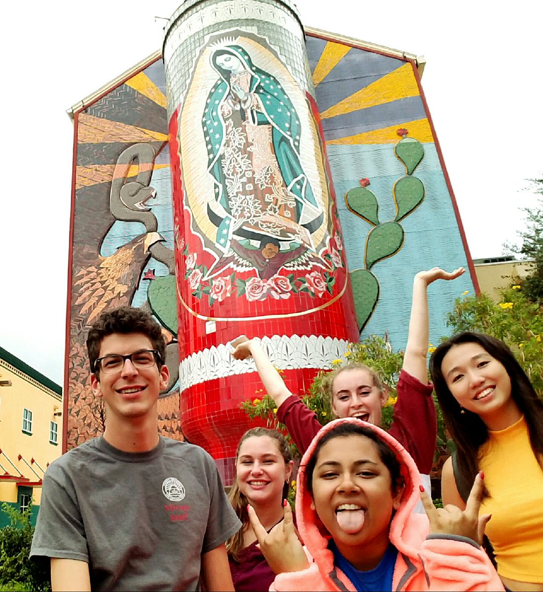 miabobiya's tweet photo. WE LOVE OUR VIRGIN MARY SHE'S THE LARGEST IN THE WORLD WOW YAY BIGGER IS BETTER #EXPLORESACULTURE @TU_EXPLEARNING https://t.co/BOWsLHXljq