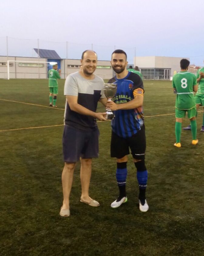 cdmalgrat1905's tweet photo. El @cdmalgrat1905 es proclama campió del torneig. Gràcies a @CDBlanes1rEquip i @cf_lloret B per haver-ne format part https://t.co/eUG8F8JAKH