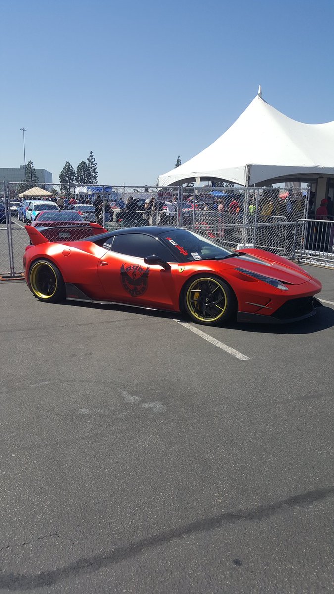 Hellspawn_Death's tweet photo. Now THAT is how your represent @TeamValorPKGO #Ferrari458Italia https://t.co/y7cdCdeC8r