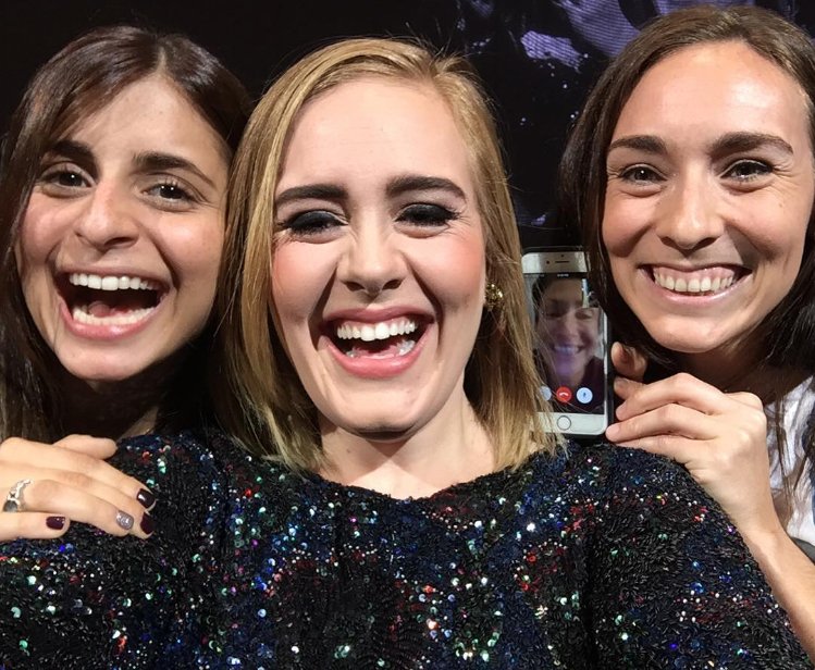 adeleIogy's tweet image. MY HEART CAN'T RESIST THIS CUTENESS, THANK YOU