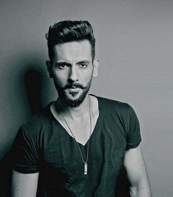 #PakistanZindabad Azadi &amp; Being a true #Pakistani <a href="/aaminasheikh/">Aamina Sheikh</a> <a href="/mohibmirza/">Mohib Mirza</a> <a href="/BBCUrdu/">BBC News اردو</a> bbc.in/2bscDlB