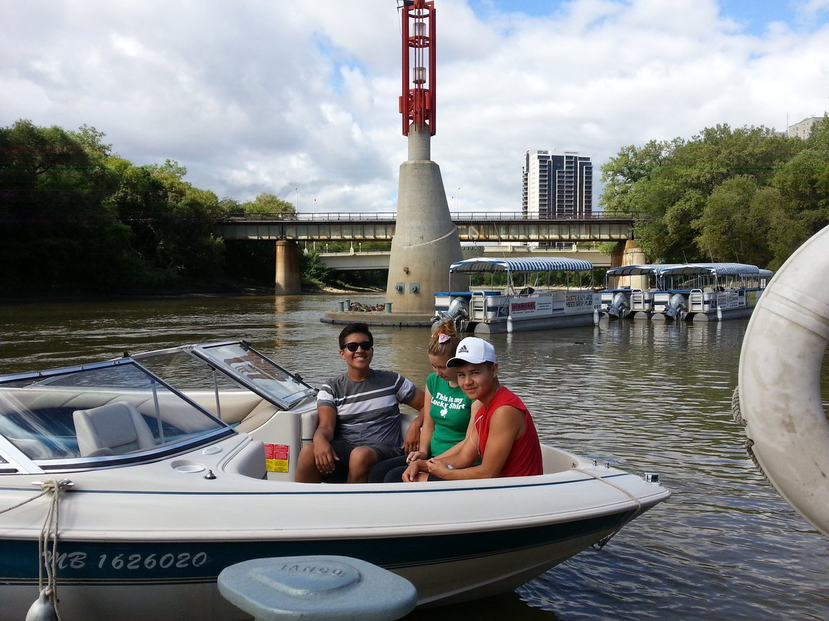 tecvoccls's tweet image. Field work on the Red. #tecvoc #canlightsource