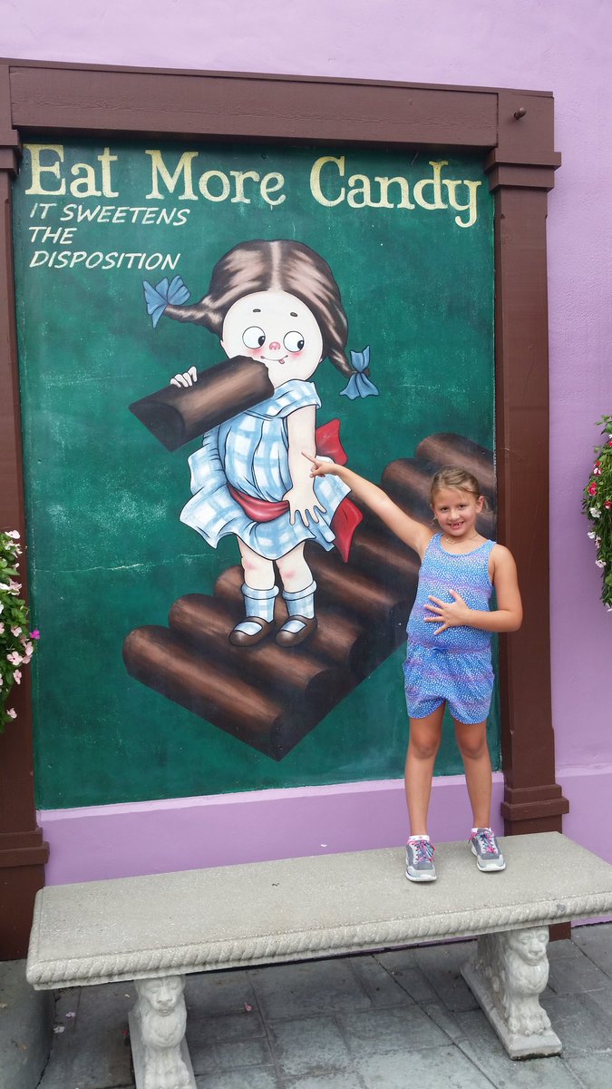 BleidtBarry's tweet image. Is this Emma's dream? #Couldnot eatmore