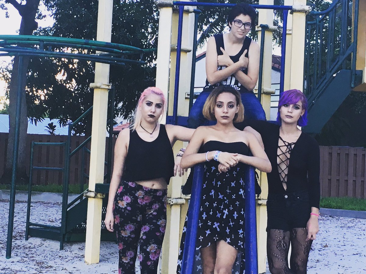 xo_bullets's tweet photo. Photo shoot went awesome two days ago. https://t.co/C1ae2RKiw9