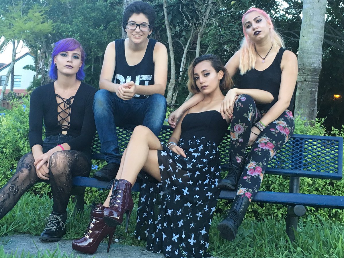 xo_bullets's tweet photo. Photo shoot went awesome two days ago. https://t.co/C1ae2RKiw9