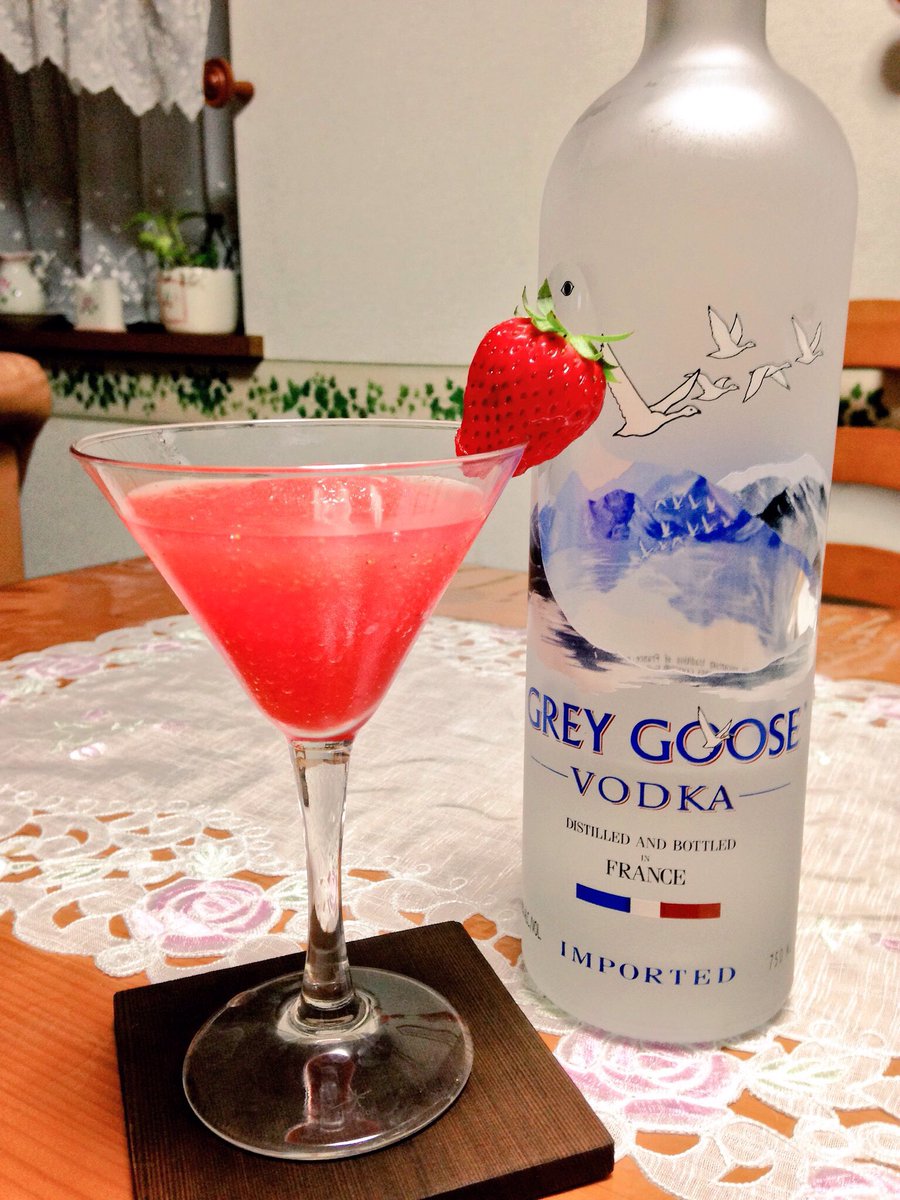 ぶーぎぃ على تويتر ラム酒をロック バーボンをロック 後はカクテル