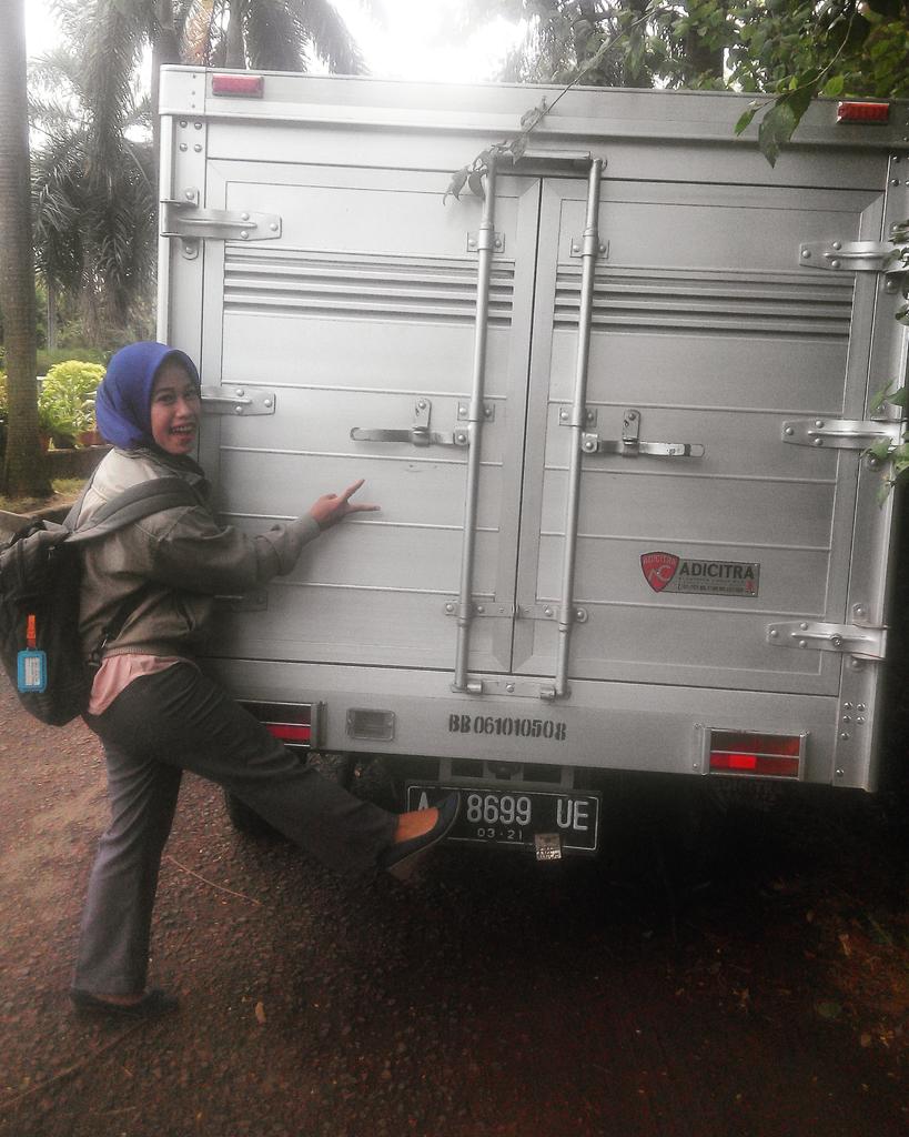 Enciaryani's tweet photo. Parkir \(^0^) #AdicitraBhirawa #HuntingBoxADC @adicitrabhirawa @W4r_1 @Goklasria92 @dodot88 @bunda_rifqah @sofyikaaa https://t.co/QPUke25zOO