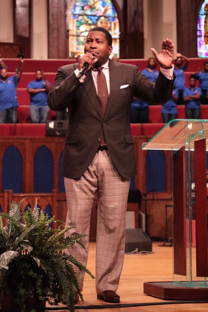 Joy105com's tweet photo. When you are struggling and bruised, God will come and see about you. He will carry you! @edeweysmith @HOHATL https://t.co/jEfpv8kUIu