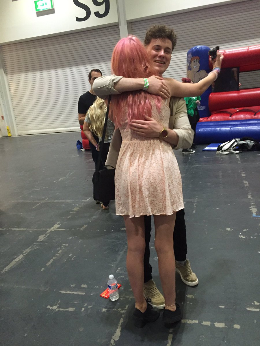 findingsammi's tweet photo. it's my fave loser ❤️ https://t.co/PG5DVI4YIt