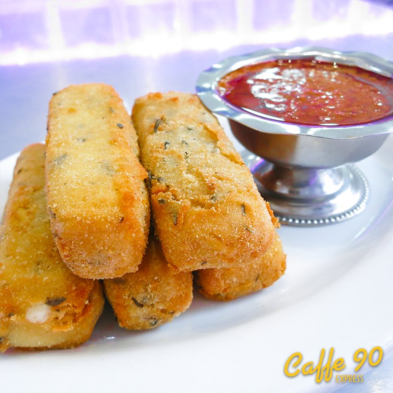 Caffe90Express's tweet image. Si Marilyn Monroe estuviese viva sería gordita; no dejaría de comer estos dedos de mozzarella que llevan su nombre.