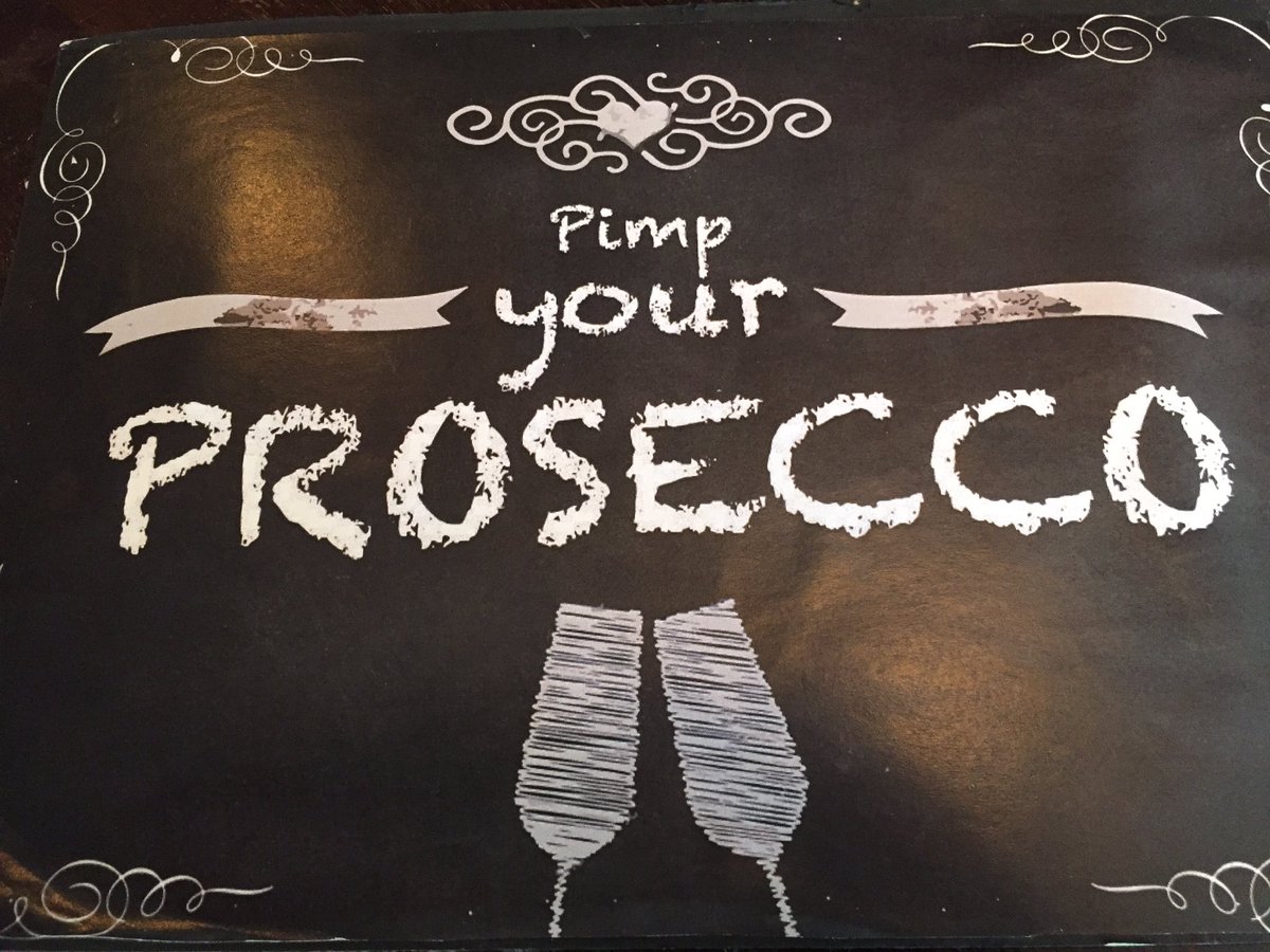 #castlehotelkent  #outsidebar #camorlinprosecco