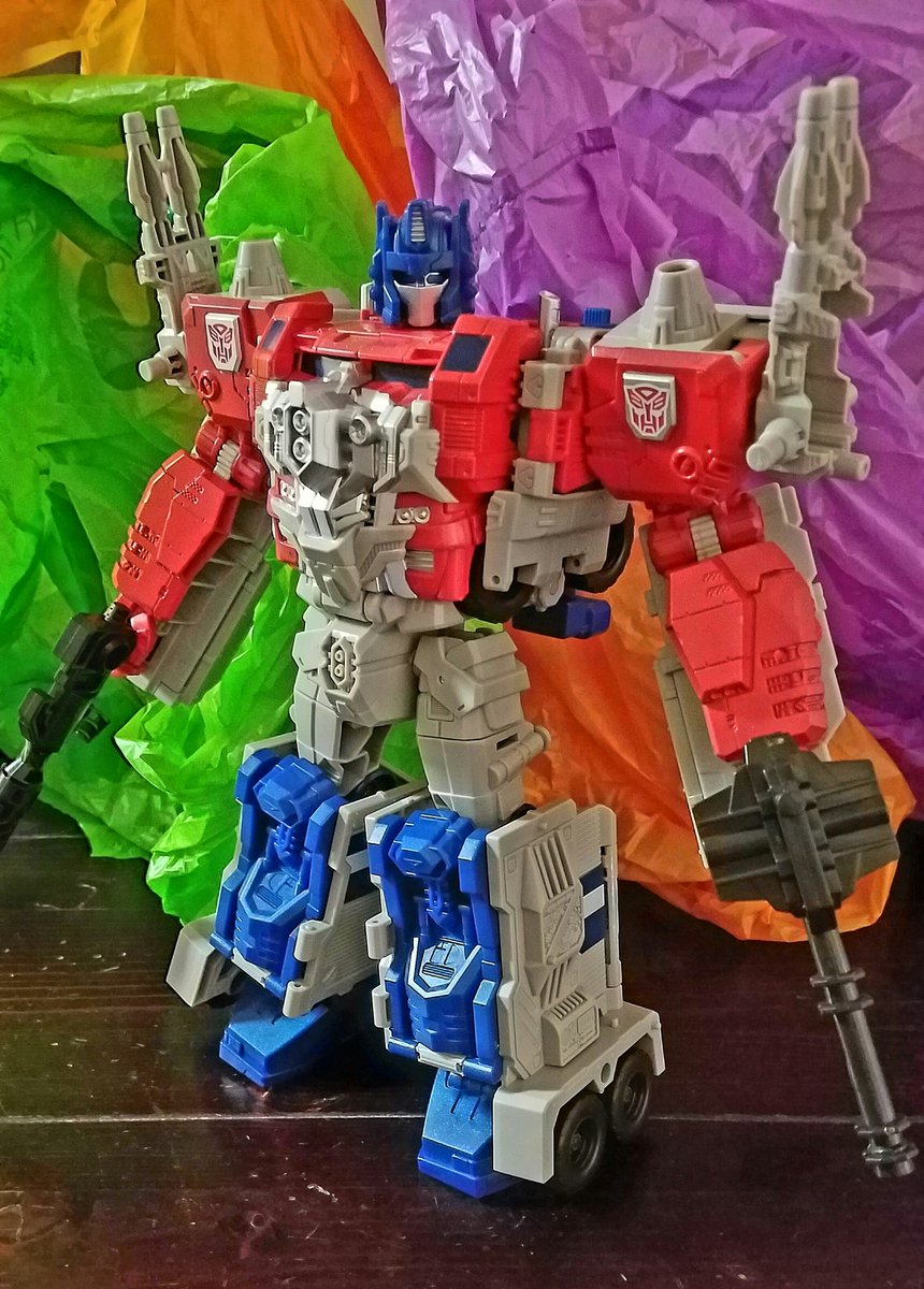 CliffordChapin's tweet photo. "Masterforce! Transform, God Ginrai! Double On!" #Transformers #TitansReturn #PowermasterOptimusPrime https://t.co/Akql7aH7vy