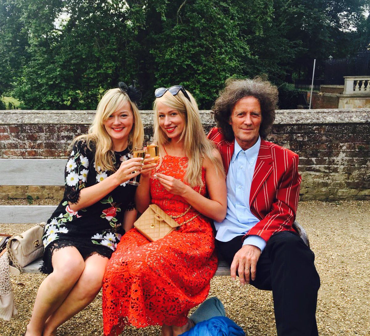 A wedding day out with my daughters, image size:1200x1092