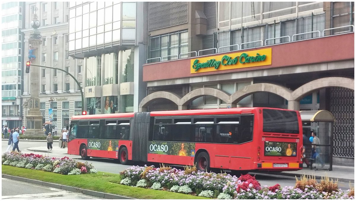 BlogBusurbano's tweet image. Inusual,excepcional:
La #Lín1 (sí, es el 1) de @tranviascoruna hoy domingo con articulados
(vistos #Bus347 #Bus349).