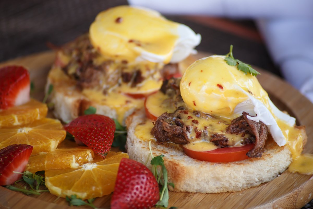 AnalogBar's tweet image. say whatttt? bottomless mimosas for $10 plus bomb brunch food? come and get it! Brunch is served until 3pm